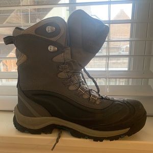 Columbia Grey bugaboot snow boots size 9.5